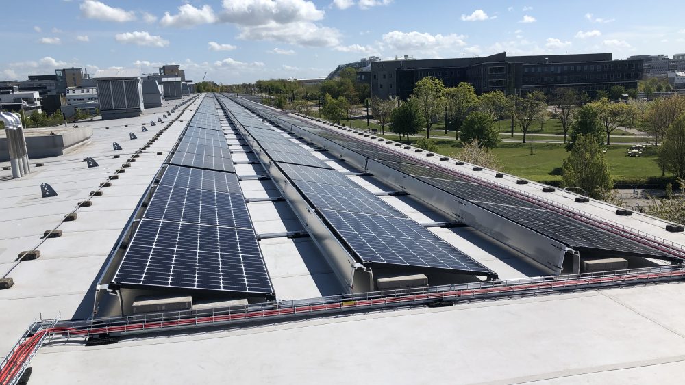 Photo of solar cells on Kemicentrum. Akademiska hus.